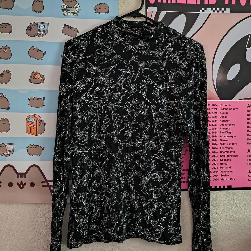 Beloved Women's Floral Longsleeve